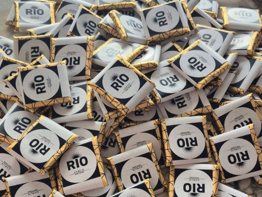Mit Logo bedruckte Schokolade ohne bedruckte Schachtel – 1 kg bedrucktes Geschenk ürün görseli